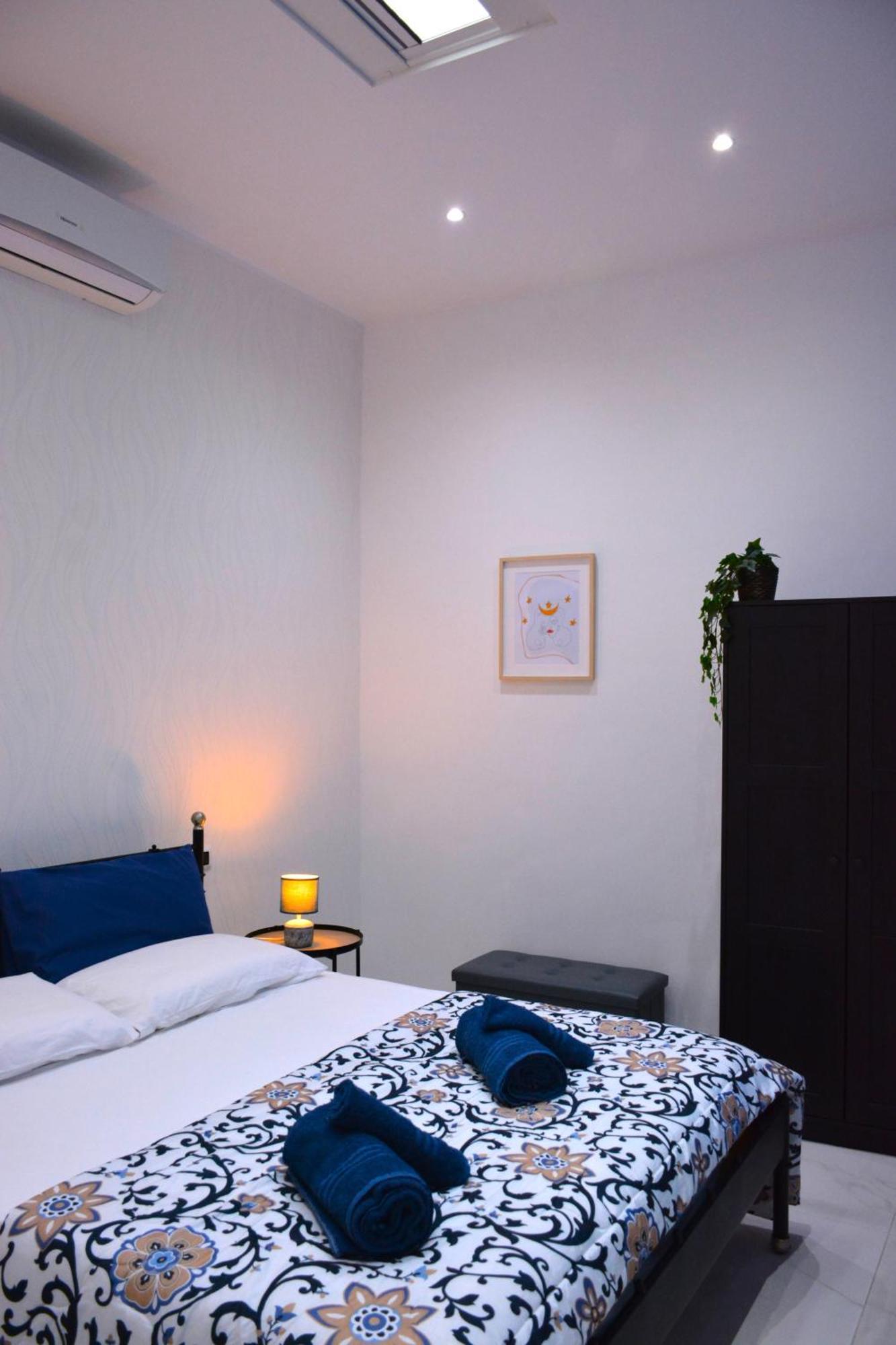 Casa Chloe - Vicino Al Porto E Basilica San Nicola Apartment Bari Bagian luar foto